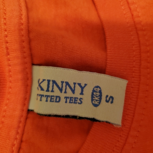 3/$40 Temple Bar T-shirt - Picture 3 of 4